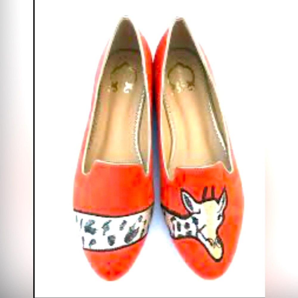 Giraffe Flats- Stylish!